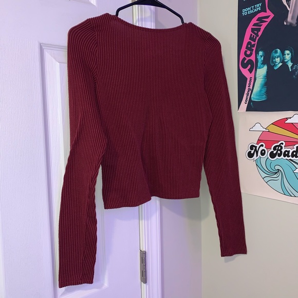 SOLD Hollister Long Sleeve - Picture 3 of 4